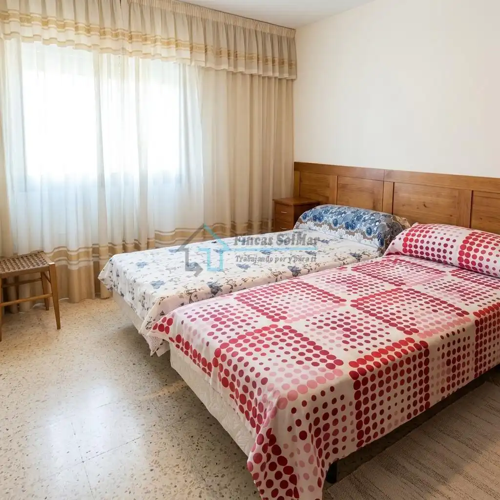 Habitación de Apartamento en venta en Castellón de la Plana / Castelló de la Plana con Amueblado