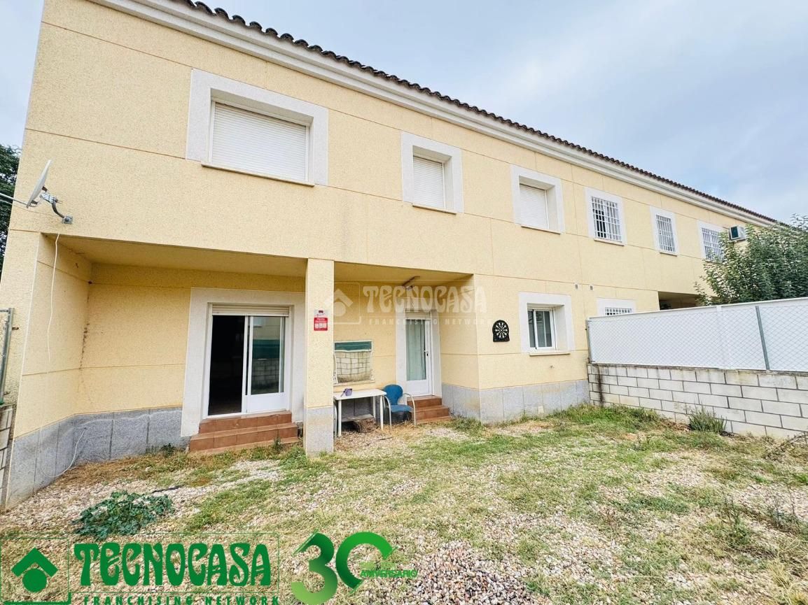 Exterior view of Single-family semi-detached for sale in Albarreal de Tajo  with Air Conditioner and Heating