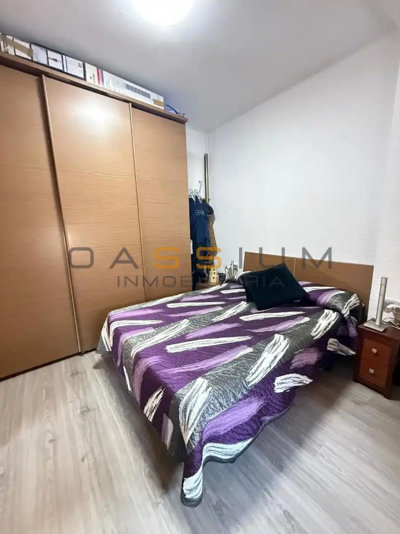 Habitación de Piso en venta en Cornellà de Llobregat con Calefacción y Amueblado