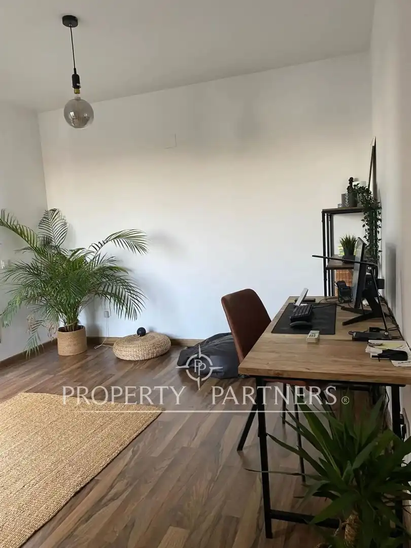 Sala de estar de Casa adosada en venta en La Pobla de Vallbona con Aire acondicionado, Calefacción y Terraza