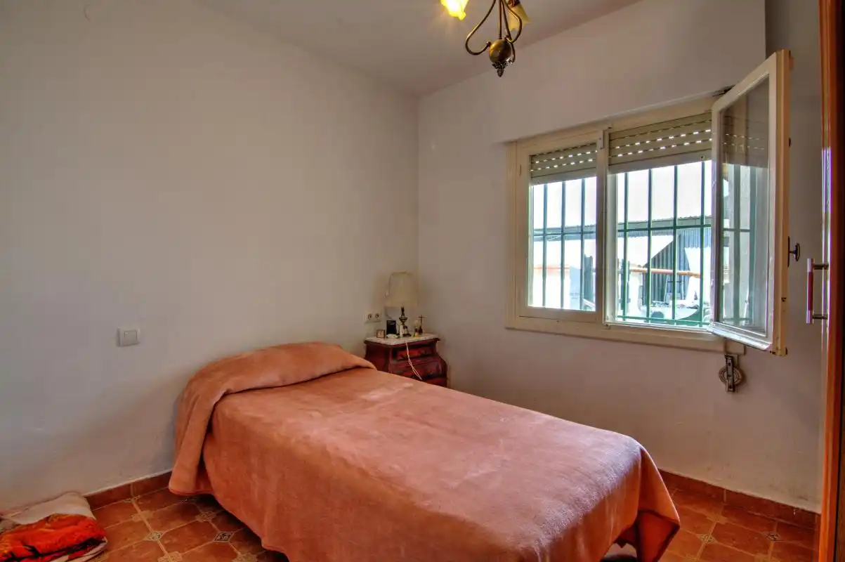 Dormitori de Casa o xalet en venda en Alicante / Alacant amb Aire condicionat, Calefacció i Jardí privat