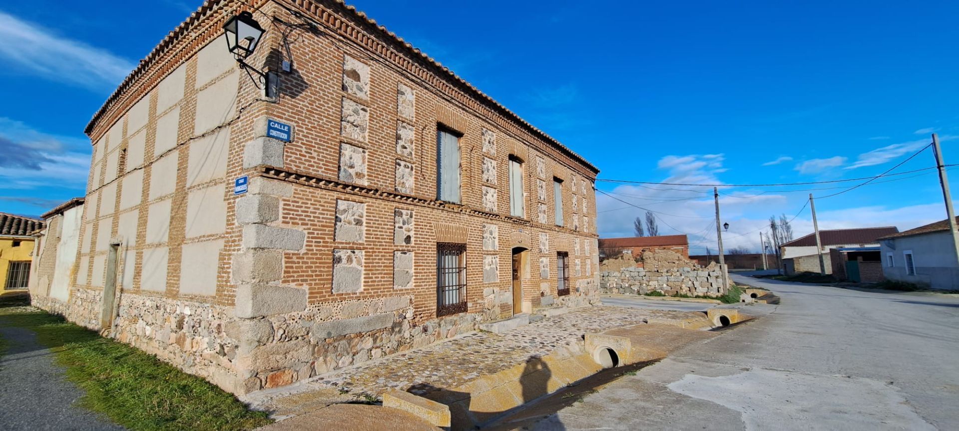 Vista exterior de Casa o xalet en venda en Las Berlanas  amb Jardí privat