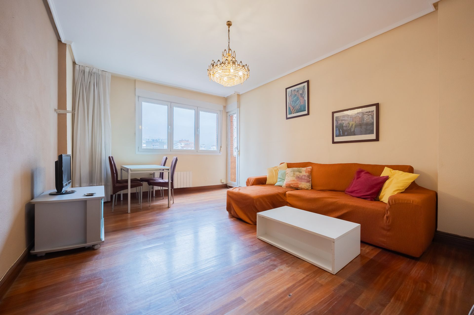 Living room of Flat for sale in Bilbao   with Heating, Storage room and Balcony