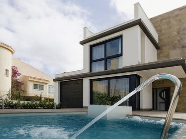 Haus mit Pool zum Verkauf in Calle Wenceslao Fdez Florez-Cmo