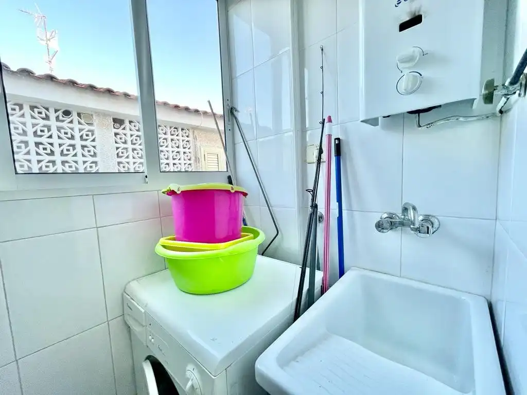 Bany de Casa o xalet en venda en San Pedro del Pinatar amb Aire condicionat, Jardí privat i Terrassa
