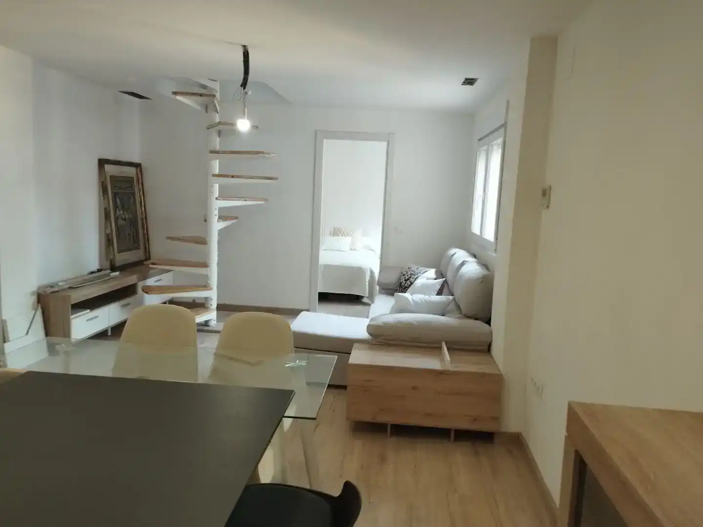 Sala d'estar de Pis en venda en Zaragoza amb Aire condicionat, Jardí privat i Parquet