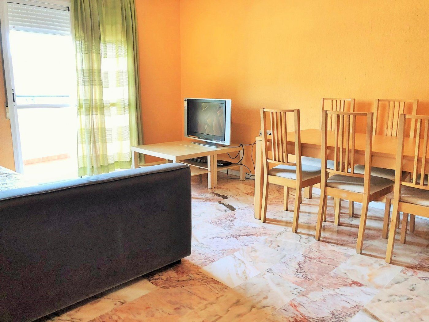 Sala d'estar de Pis en venda en Algeciras amb Terrassa, Traster i Balcó