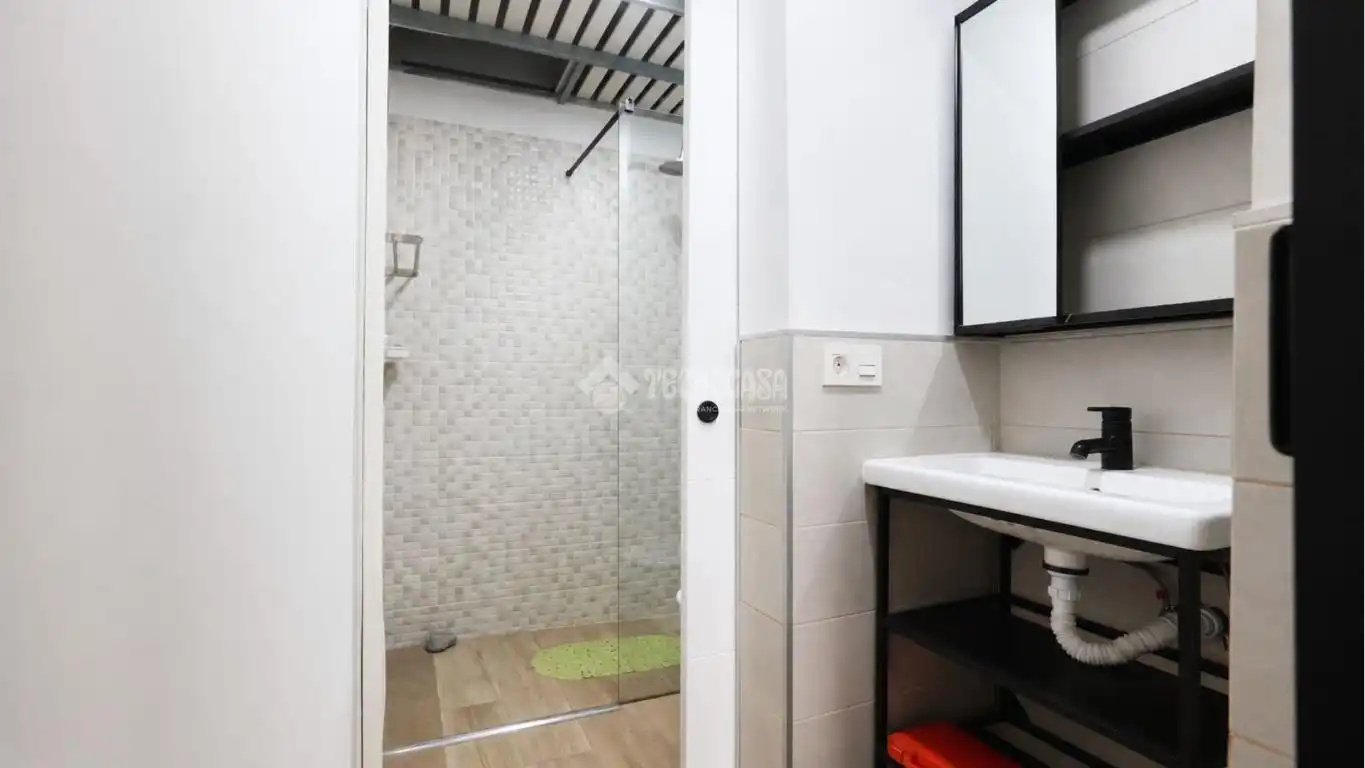 Bathroom of Study for sale in Santa Cruz de Tenerife  with Air Conditioner