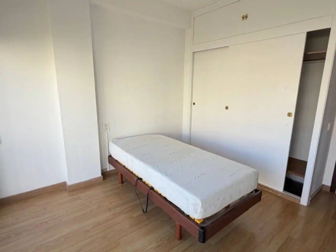 Dormitori de Pis de lloguer en Barcelona amb Aire condicionat, Parquet i Moblat
