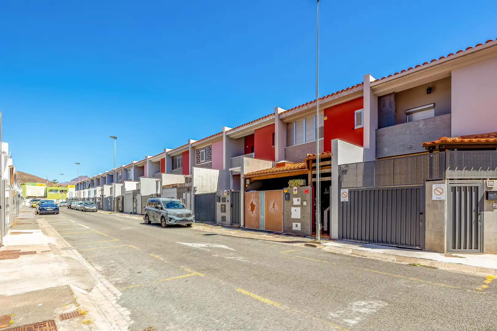 Exterior view of Houses for sale in Santa Lucía de Tirajana  with Terrace, Storage room and Balcony