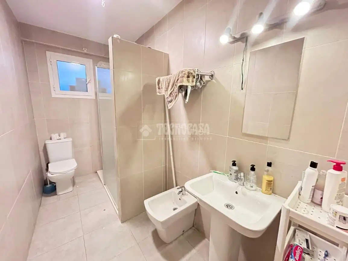 Baño de Piso en venta en Valencia con Aire acondicionado, Calefacción y Terraza