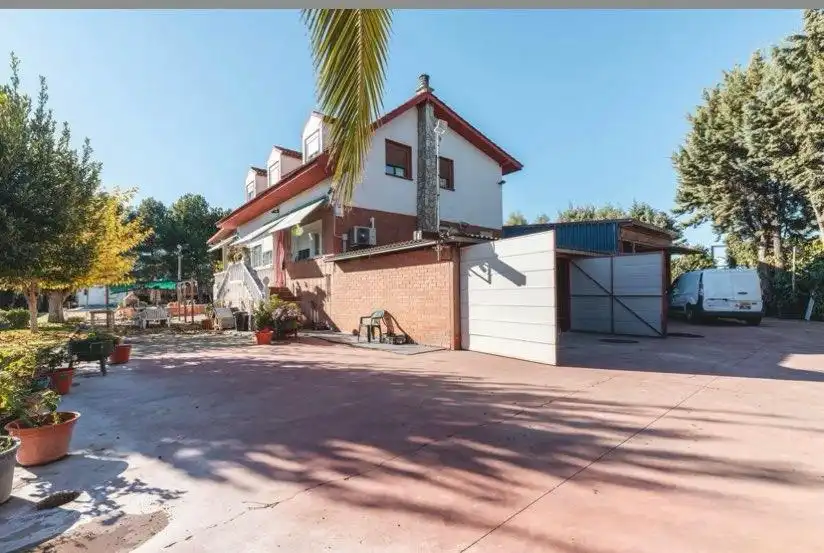 Vista exterior de Casa o chalet en venta en Zaragoza con Aire acondicionado, Calefacción y Jardín privado