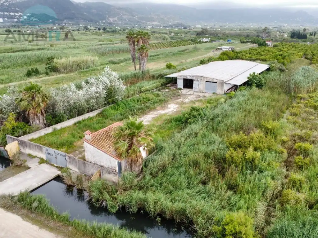 Nave industrial en venta en Pego
