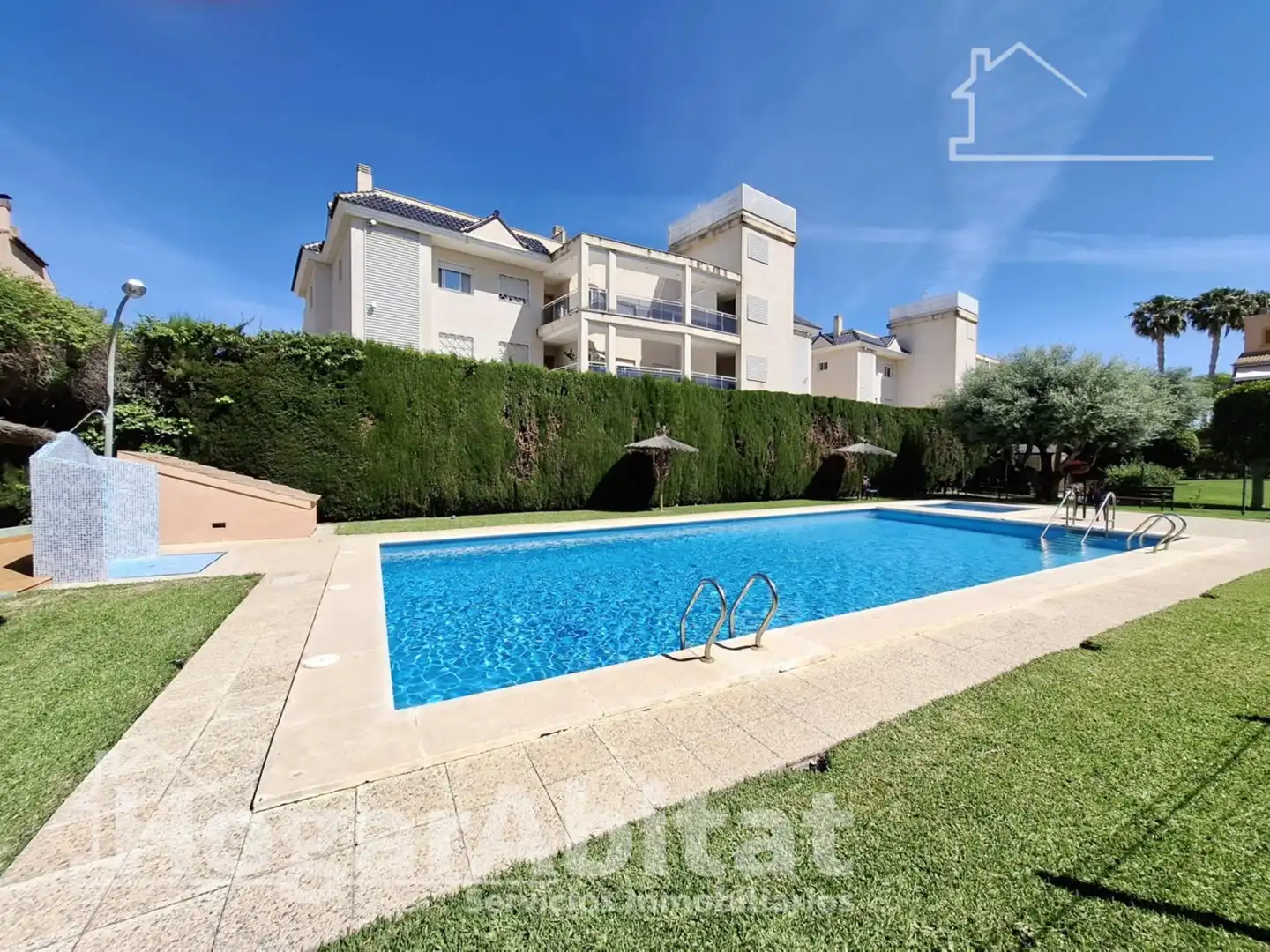 Vista exterior de Casa adosada en venda en Sant Joan d'Alacant amb Aire condicionat, Calefacció i Jardí privat