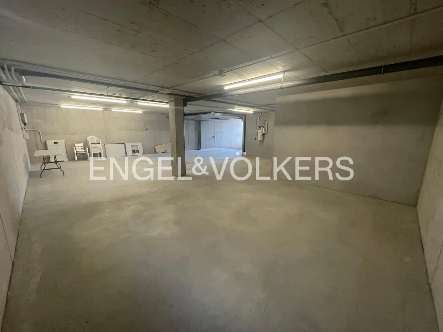 Parking de Casa o chalet de alquiler en Majadahonda con Aire acondicionado, Calefacción y Jardín privado