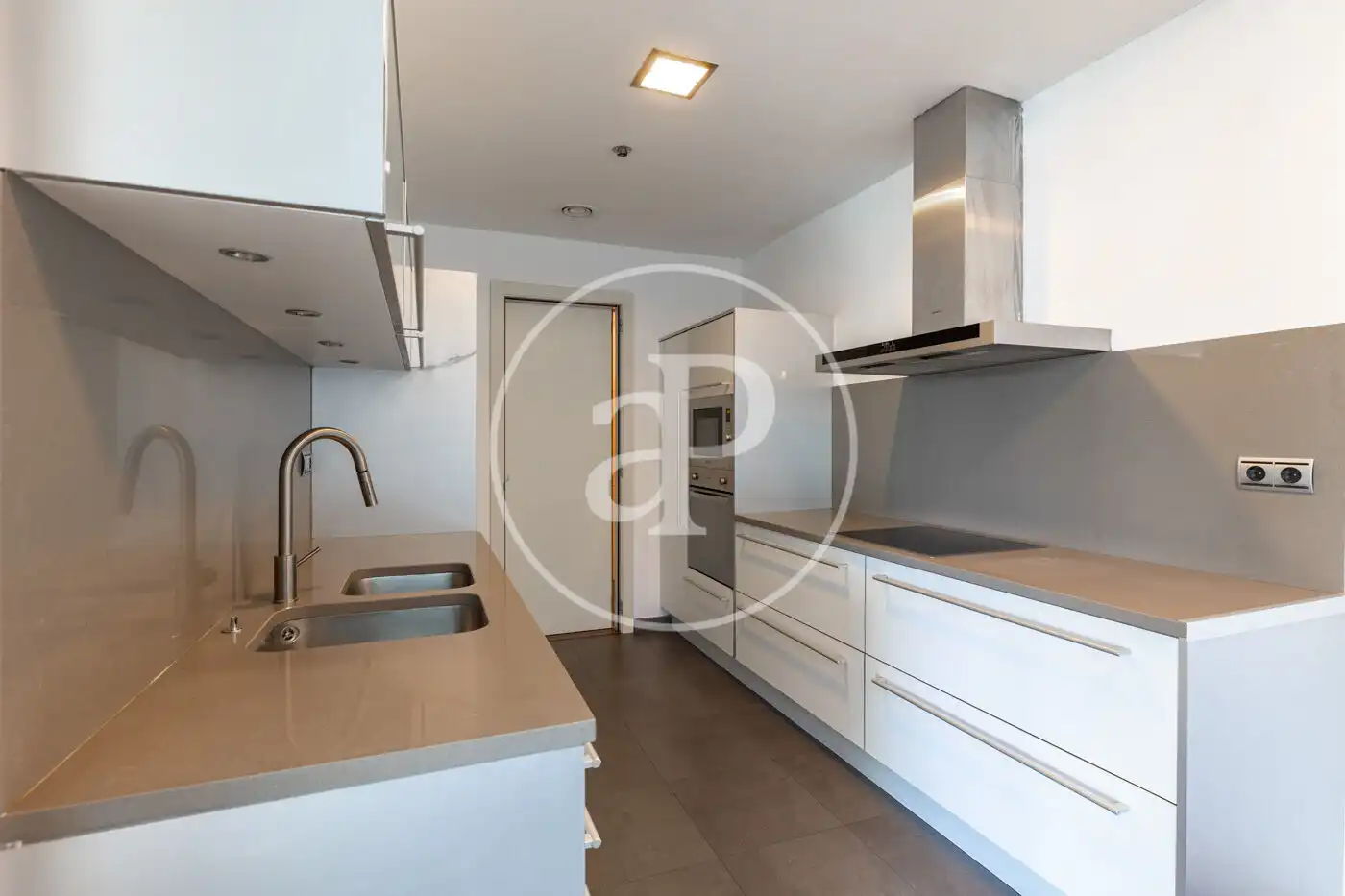 Cocina de Piso en venta en Barcelona con Aire acondicionado, Calefacción y Terraza