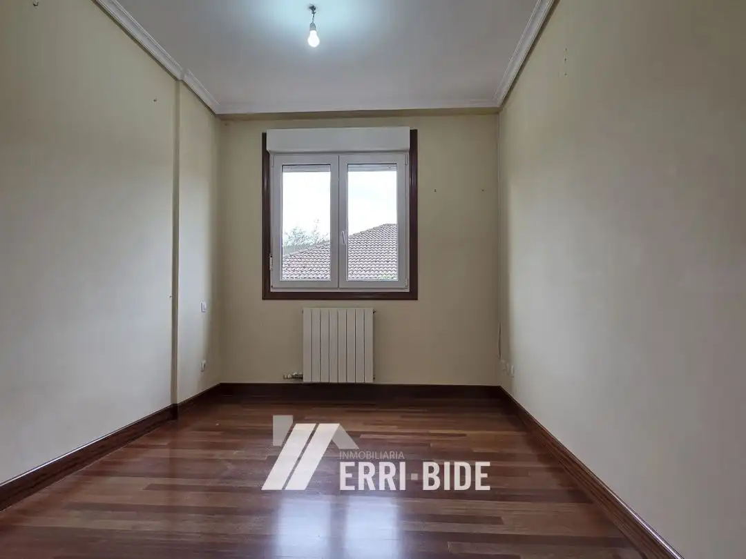 Habitación de Piso en venta en Mungia con Calefacción, Trastero y Balcón