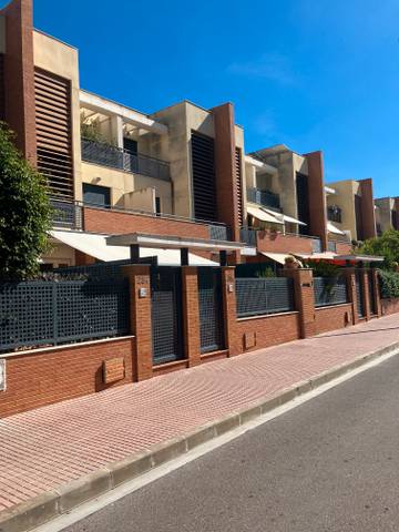 Casa-chalet en Venta en Carrer de Francesc Vidal Barraquer en Pau Lledó