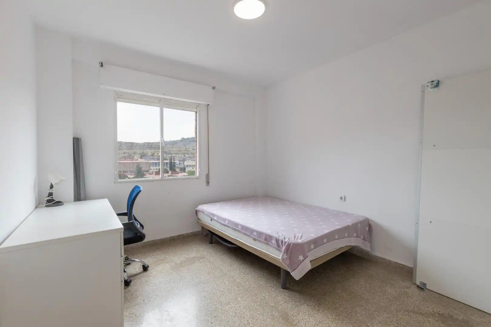 Habitación de Piso en venta en Granada con Terraza y Balcón