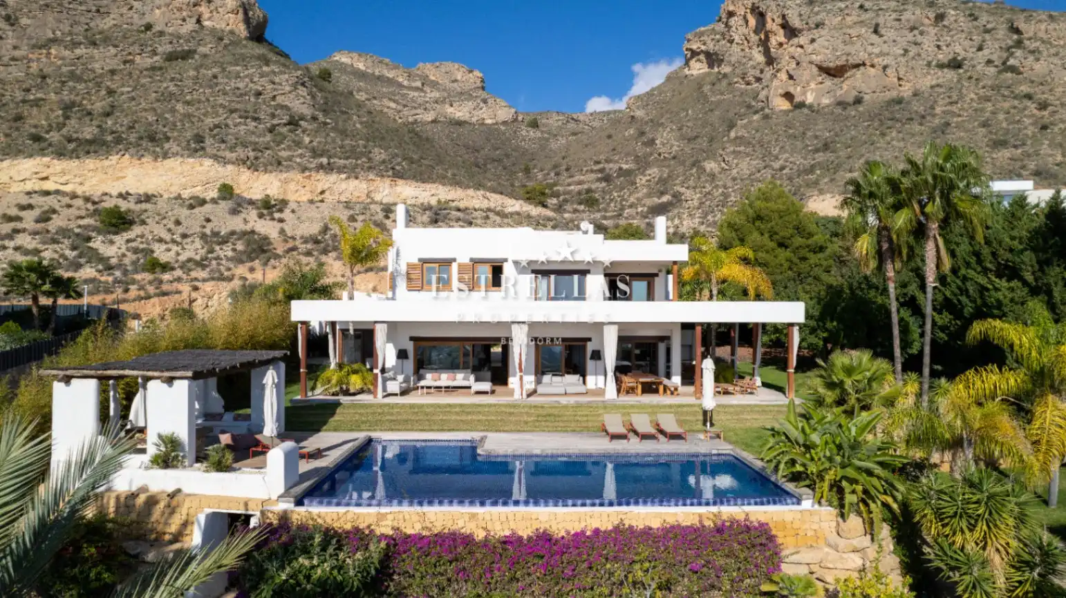 Villa mit Pool zum Verkauf in Golf Bahía, imagen 3