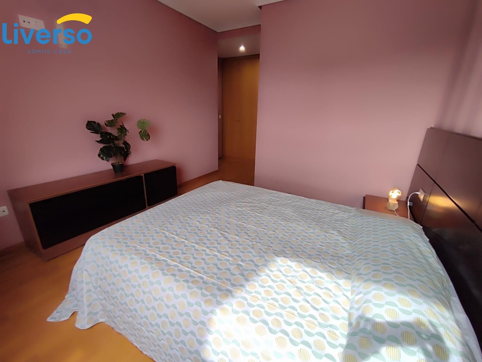 Bedroom of Flat to share in Burgos Capital  with Heating