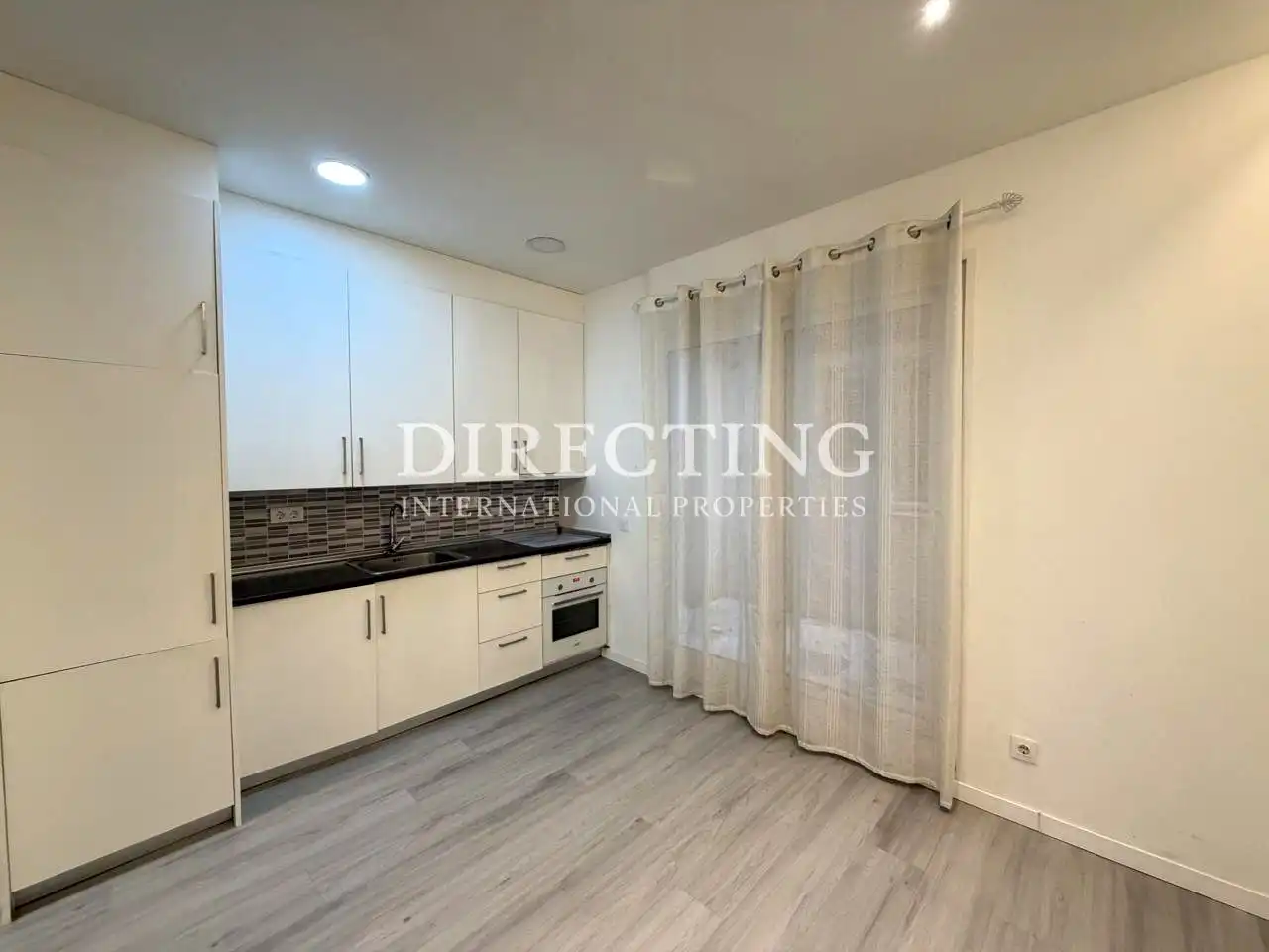Vista exterior de Piso en venta en Madrid con Calefacción