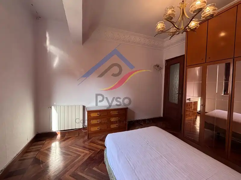 Living room of Flat for sale in Santander  with Heating, Parquet flooring and Oven