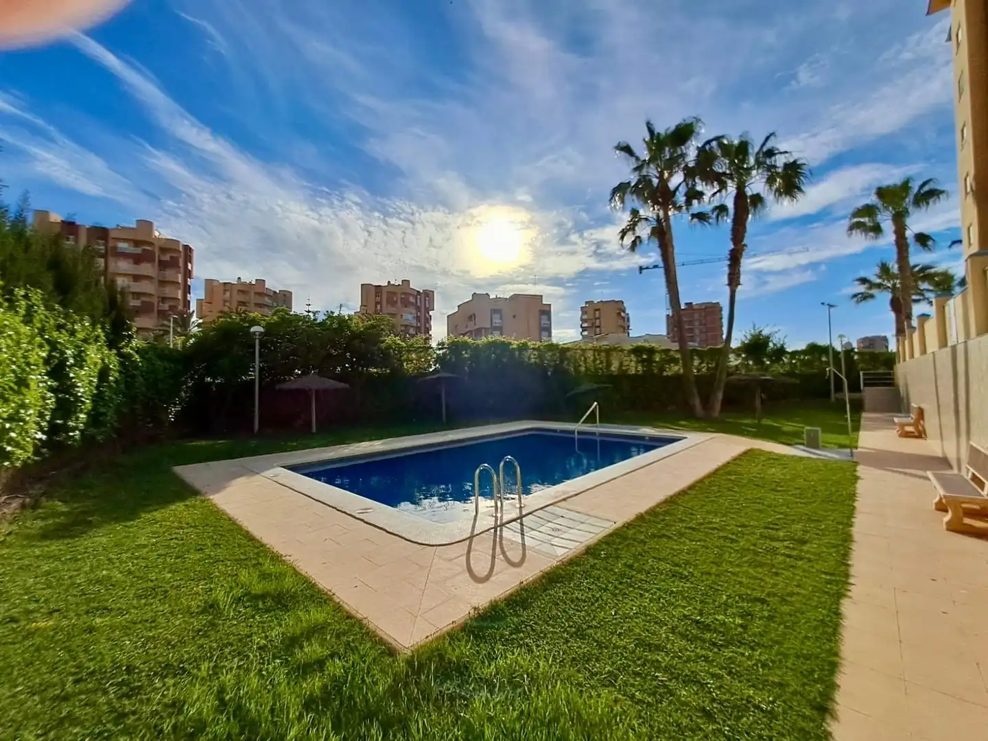 Piscina de Apartament de lloguer en La Manga del Mar Menor amb Aire condicionat, Calefacció i Piscina