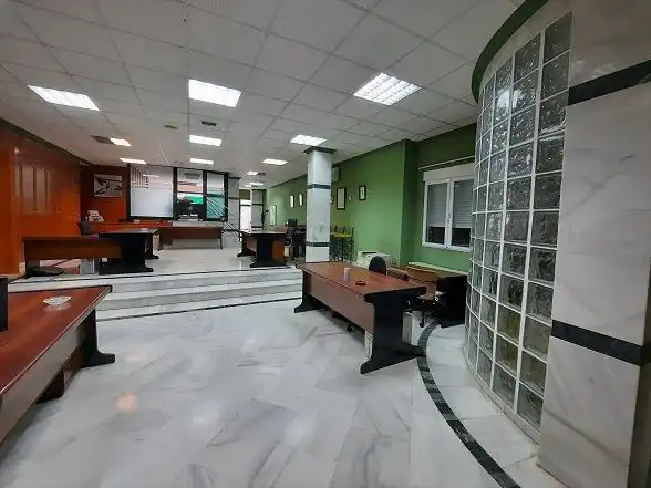 Local comercial en venta en Valdepeñas, imagen 2