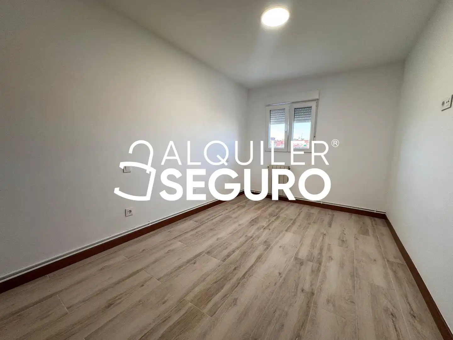 Bedroom of Flat for rent in Madrid  with Air Conditioner, Heating and Terrace
