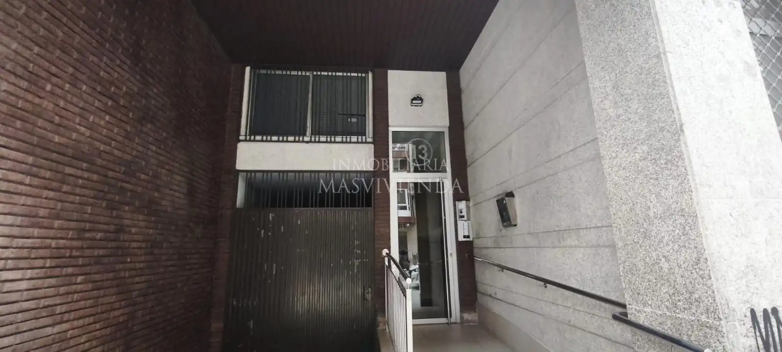 Außenansicht von Wohnung zum Verkauf in Vigo  mit Terrasse und Abstellraum