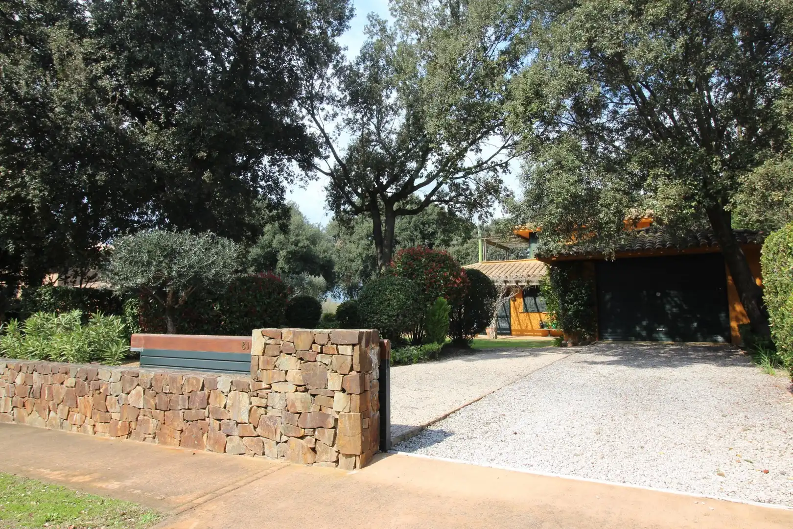 Jardí de Casa o xalet en venda en Navata amb Calefacció, Terrassa i Piscina
