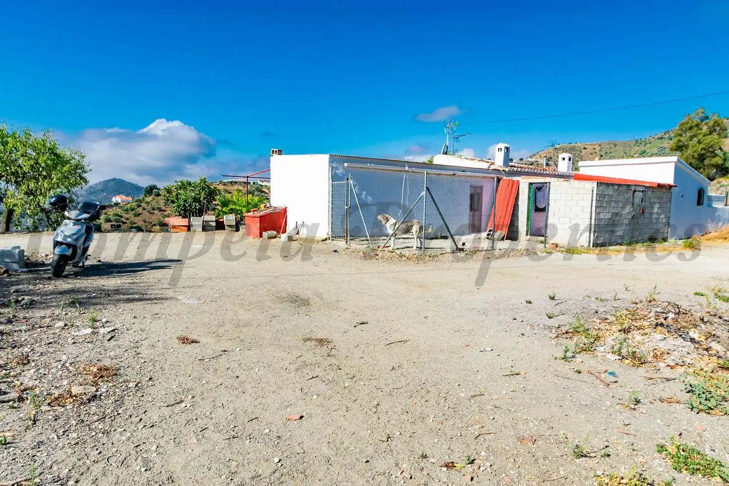 Casa amb jardí en venda a Árchez, imagen 2