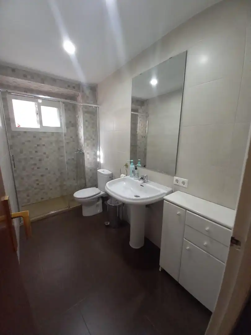 Baño de Piso de alquiler en Córdoba con Aire acondicionado, Calefacción y Trastero