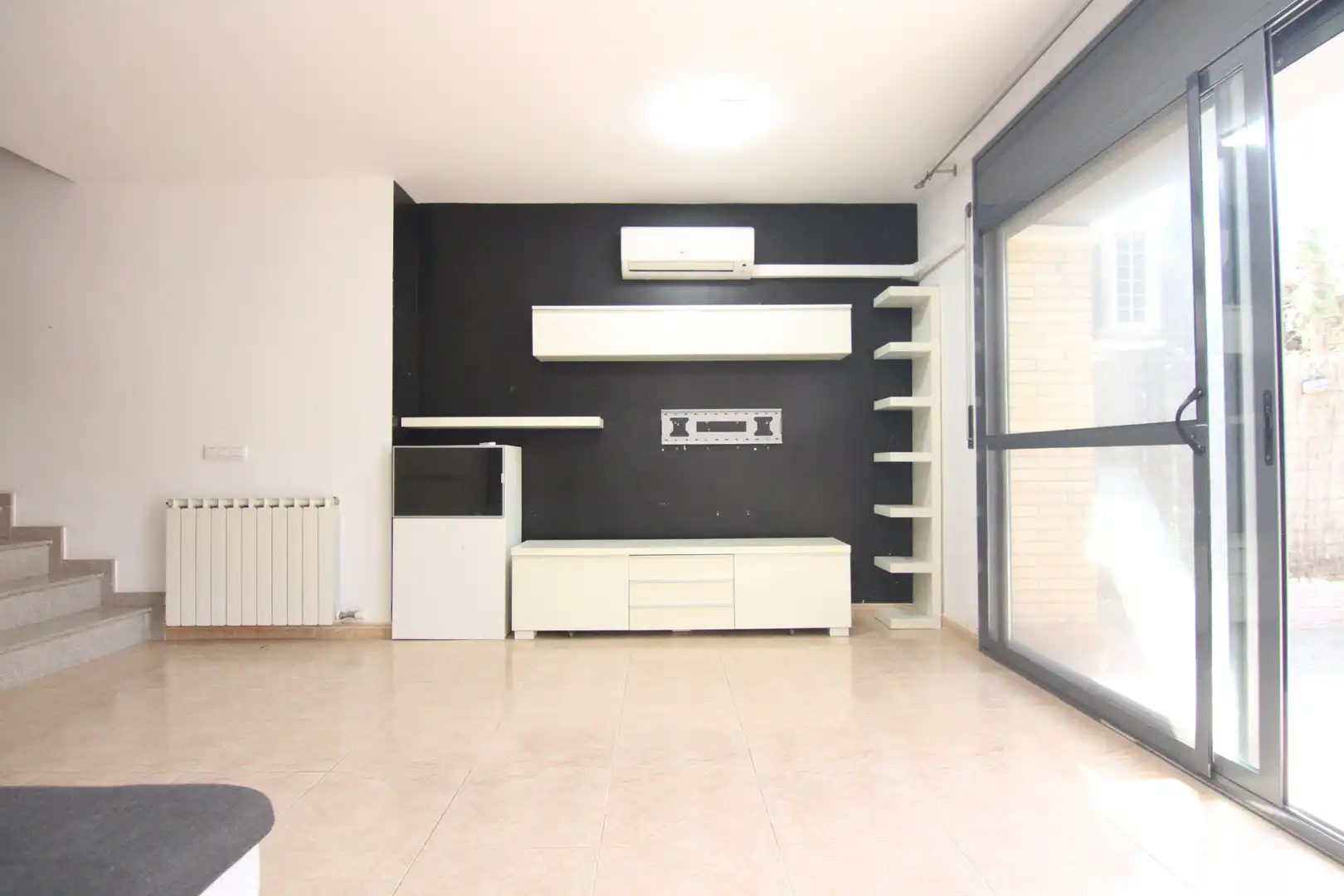 Sala de estar de Dúplex en venta en Olesa de Montserrat con Aire acondicionado, Calefacción y Terraza