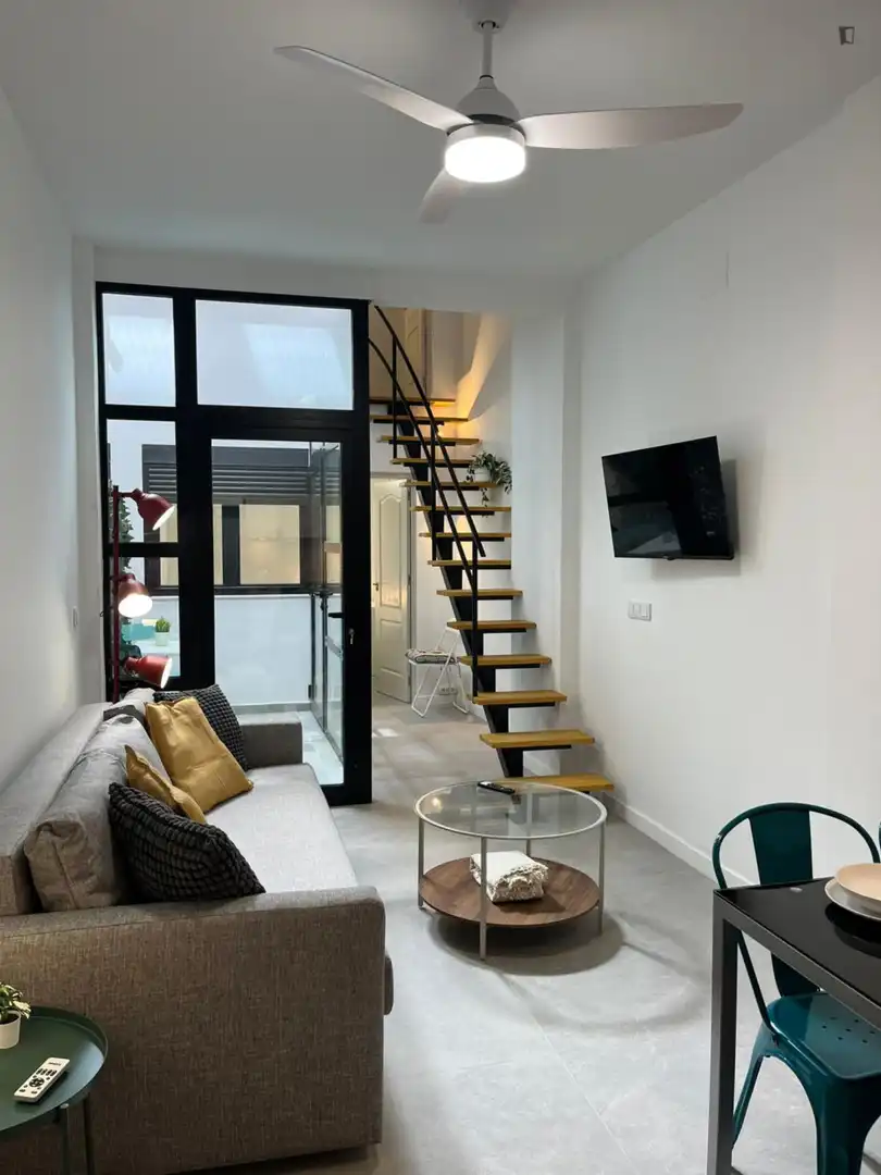 Terrassa de Apartament de lloguer en Valencia amb Aire condicionat, Moblat i Forn