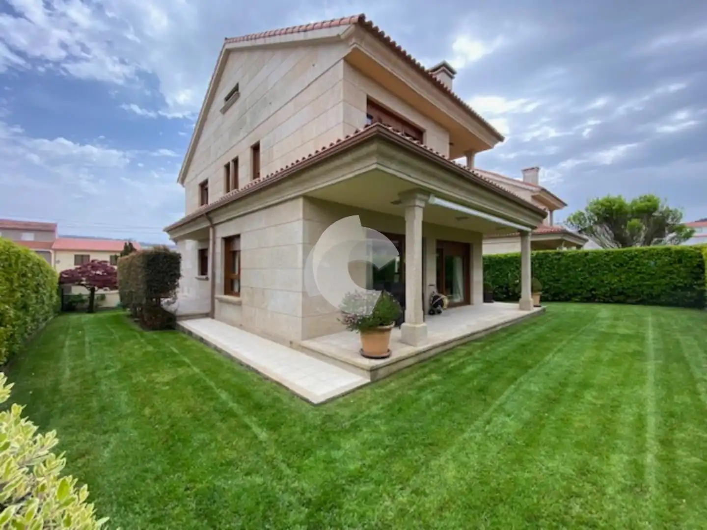 Jardí de Casa o xalet en venda en Sanxenxo amb Calefacció, Jardí privat i Terrassa