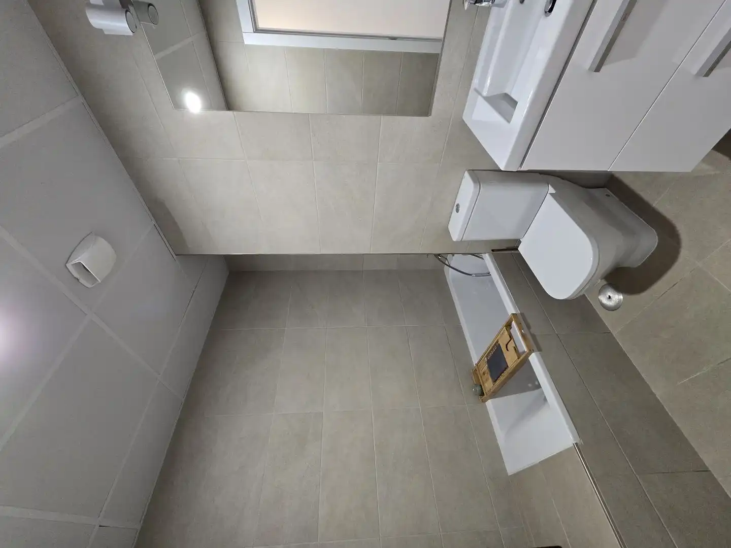 Badezimmer von Wohnung zur Miete in Málaga mit Klimaanlage, Heizung und Terrasse