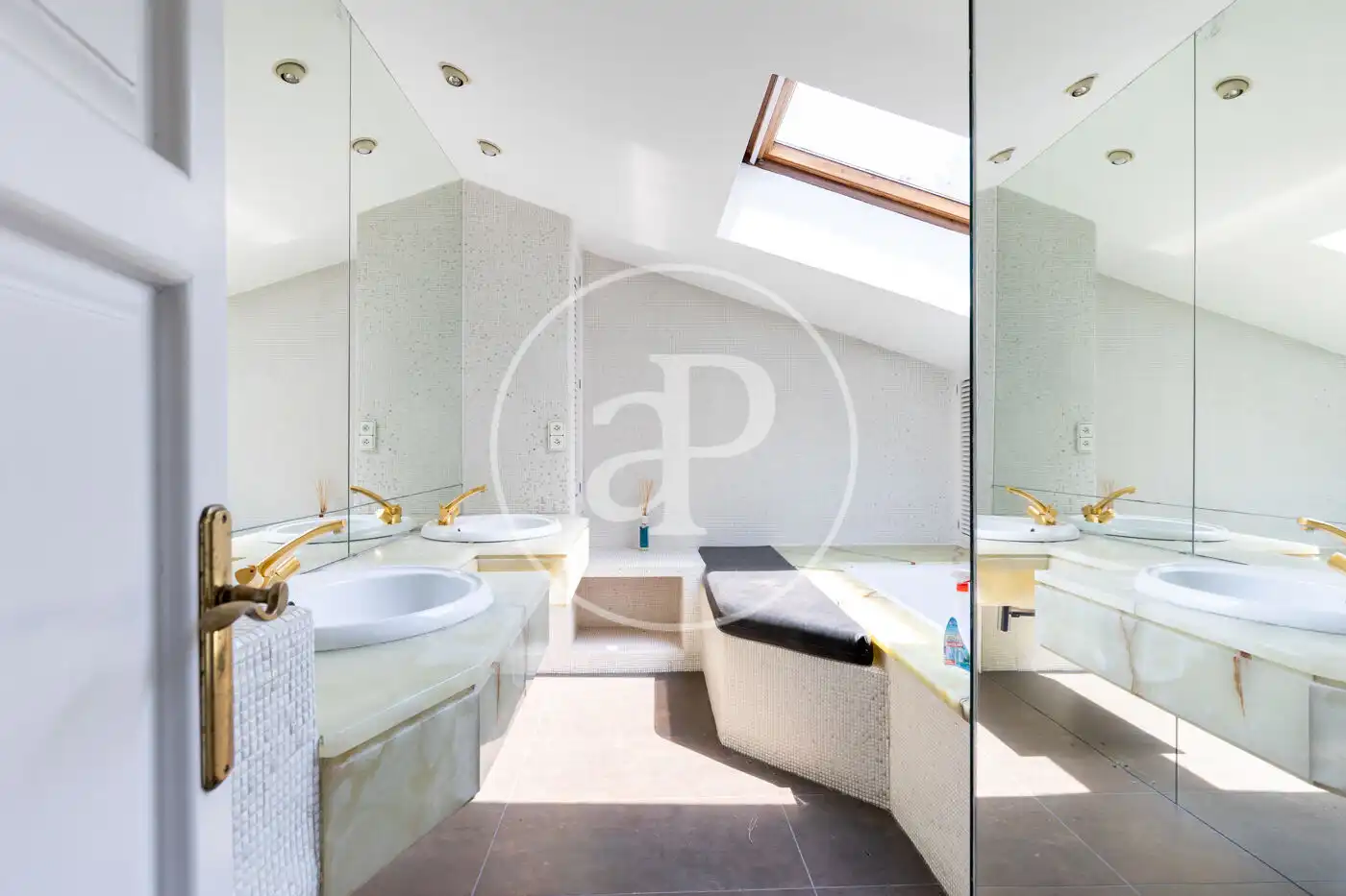Baño de Casa o chalet en venta en Sant Cugat del Vallès con Calefacción, Jardín privado y Terraza