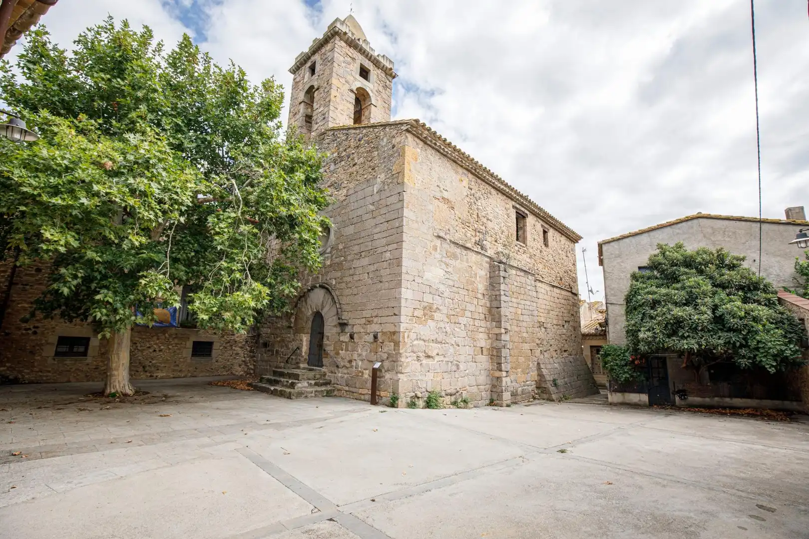 Vista exterior de Casa adosada en venda en Palau de Santa Eulàlia amb Jardí privat, Terrassa i Traster