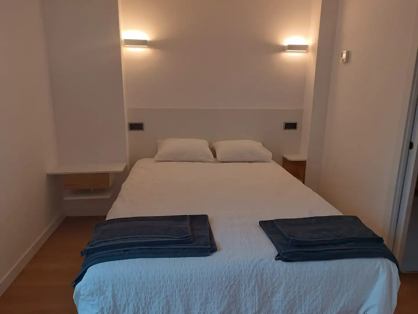 Habitación de Casa adosada en venta en Castropol con Aire acondicionado, Calefacción y Terraza