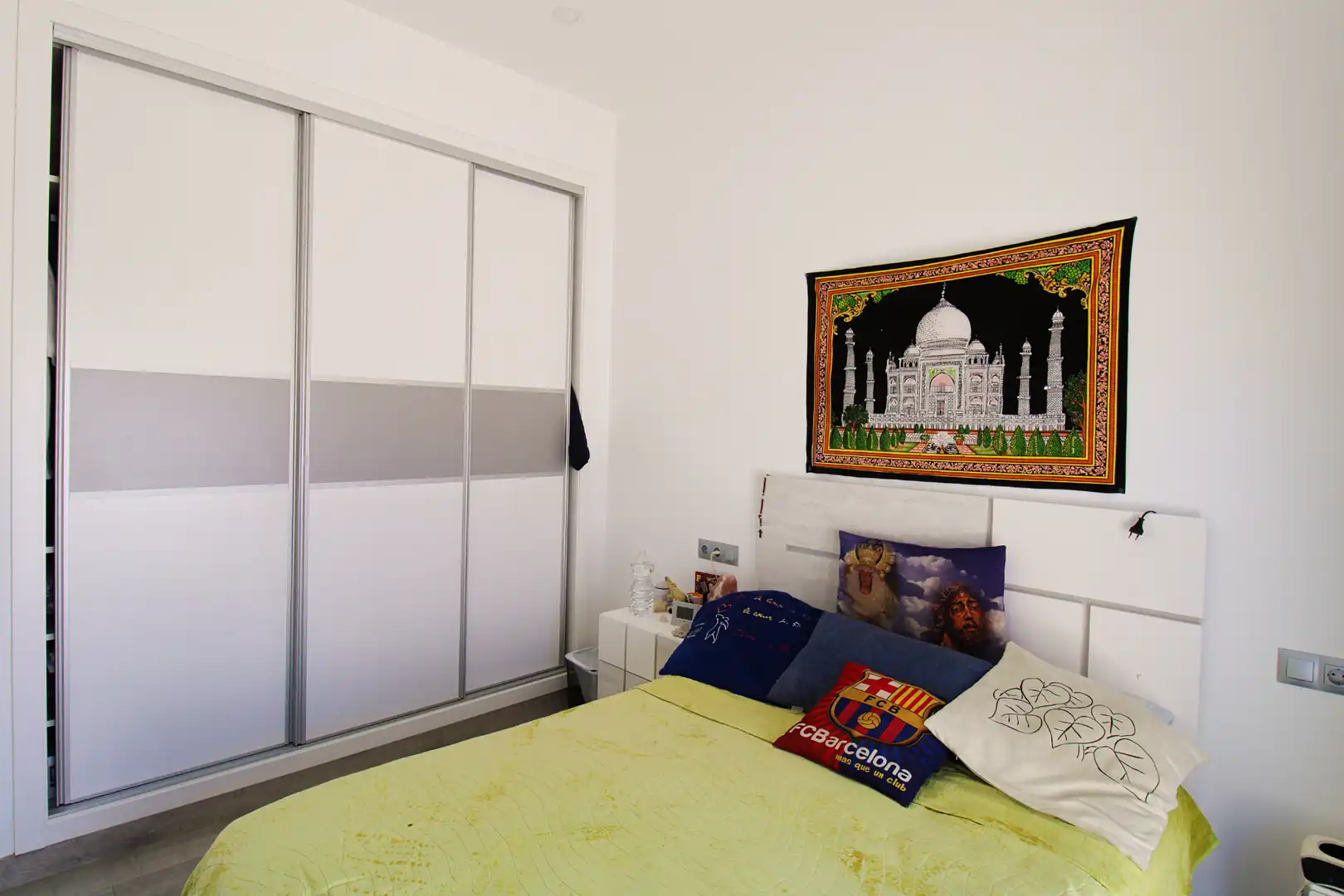 Dormitori de Casa o xalet en venda en Alhaurín de la Torre amb Aire condicionat, Jardí privat i Terrassa