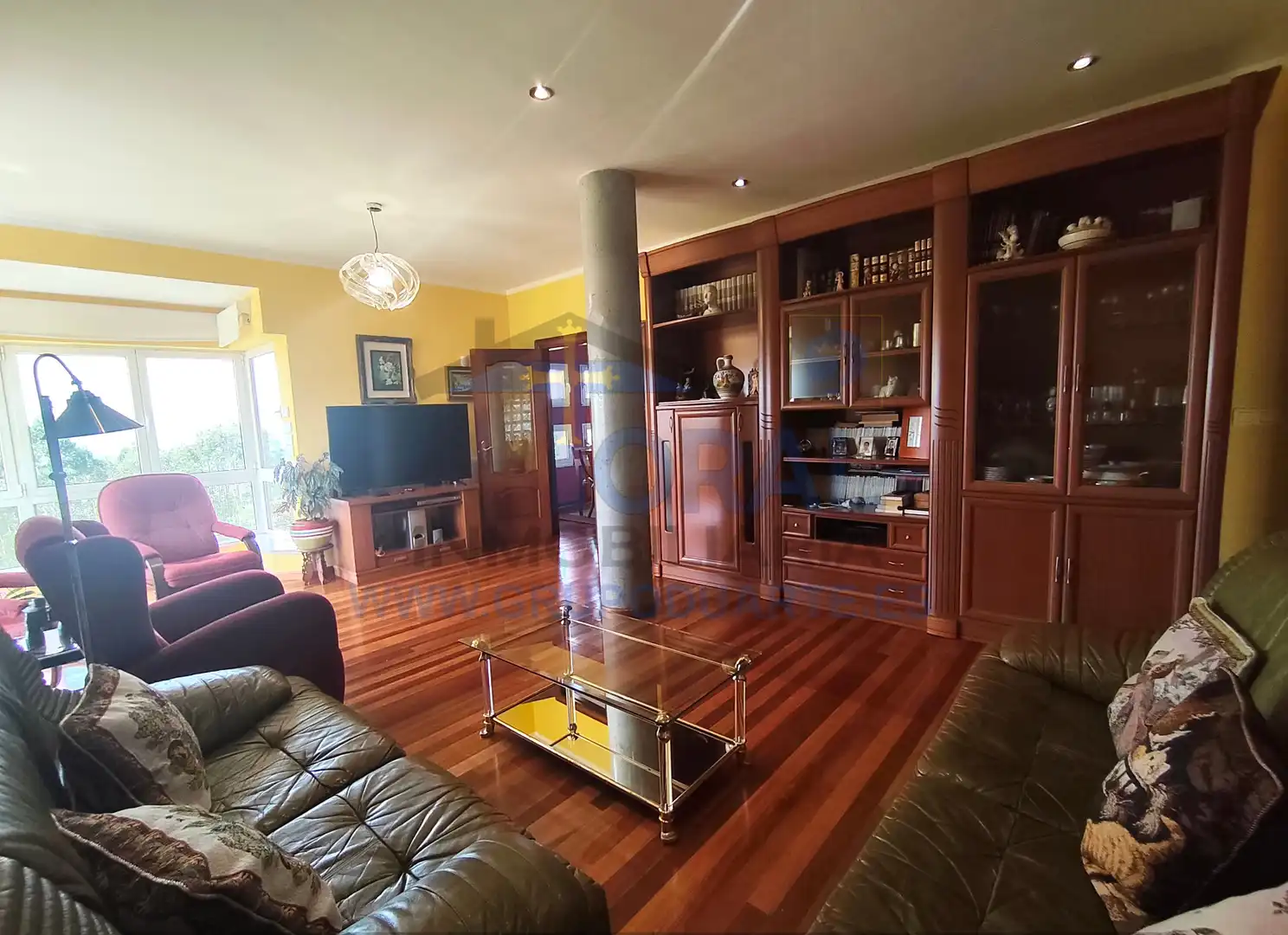 Sala d'estar de Casa o xalet en venda en Siero amb Calefacció, Jardí privat i Parquet