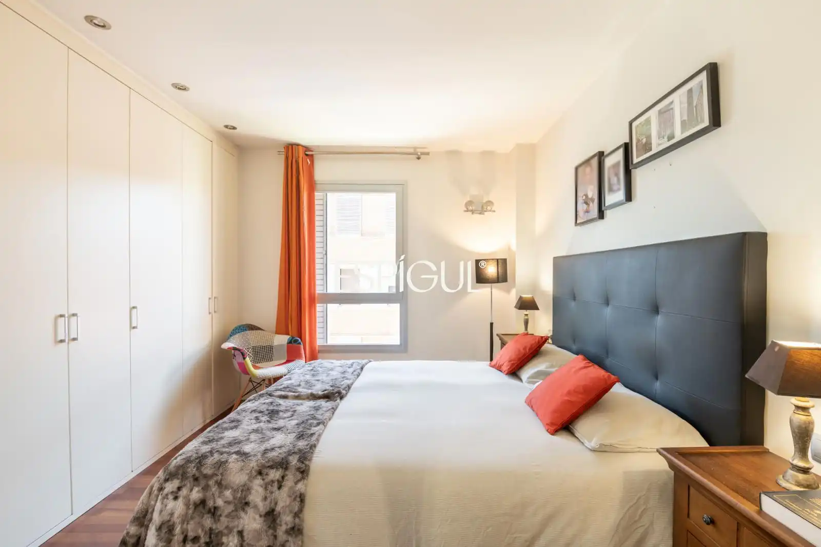 Bedroom of Flat for sale in Sant Cugat del Vallès  with Air Conditioner, Heating and Parquet flooring
