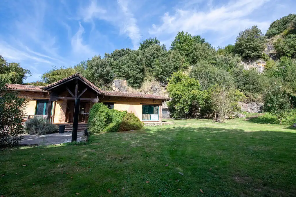 Casa con jardín en venta en Diseminado Liaño, imagen 3