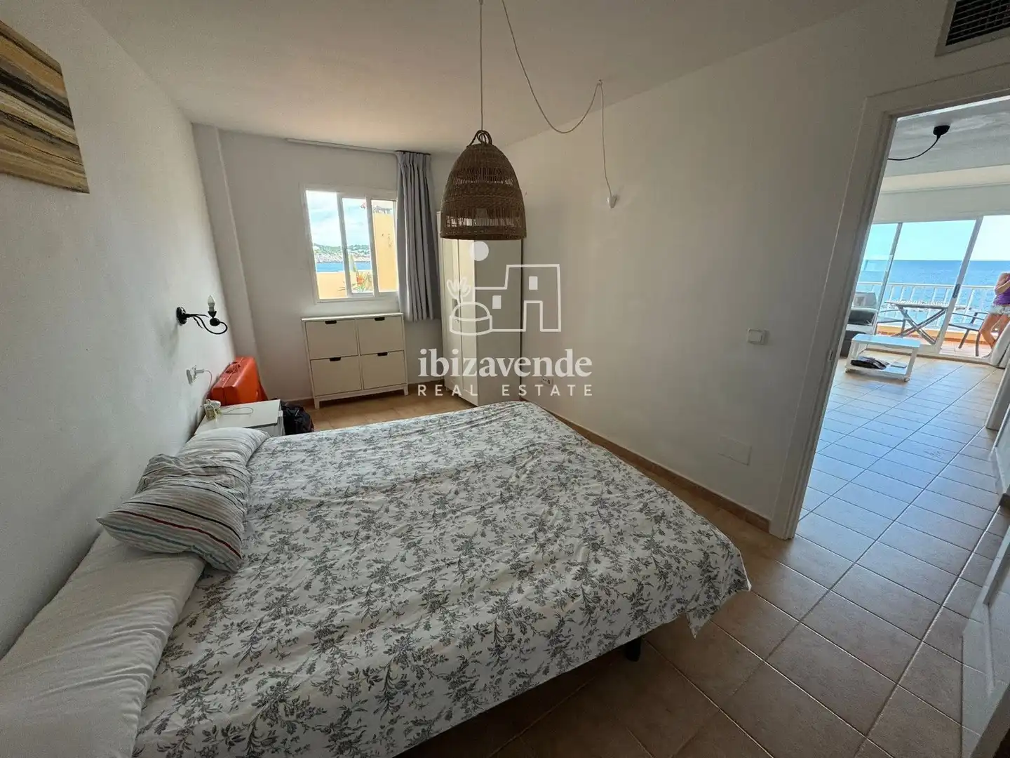 Habitación de Ático de alquiler en Santa Eulària des Riu con Terraza, Piscina y Amueblado