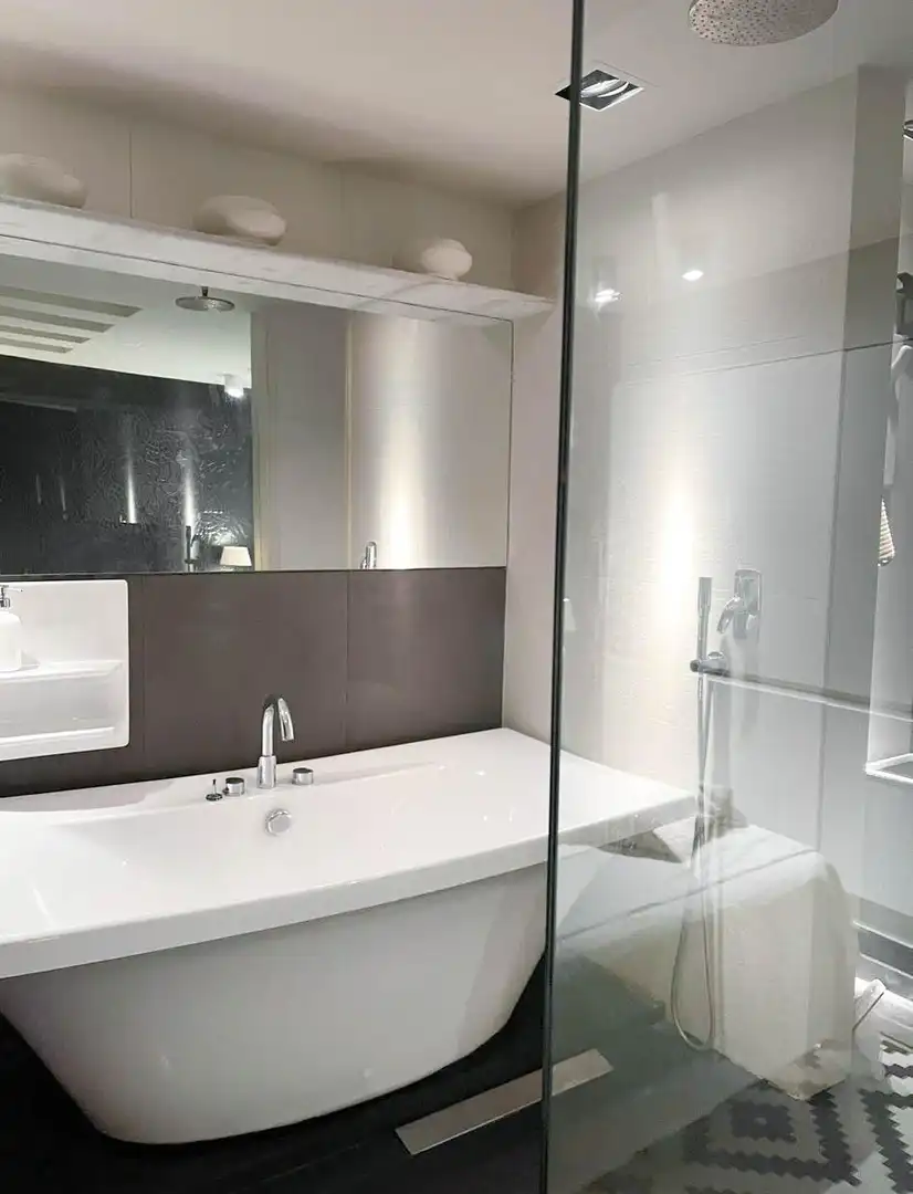 Bathroom of Flat for sale in Avilés  with Heating and Balcony