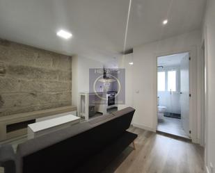 Sala d'estar de Pis en venda en Vigo  amb Moblat