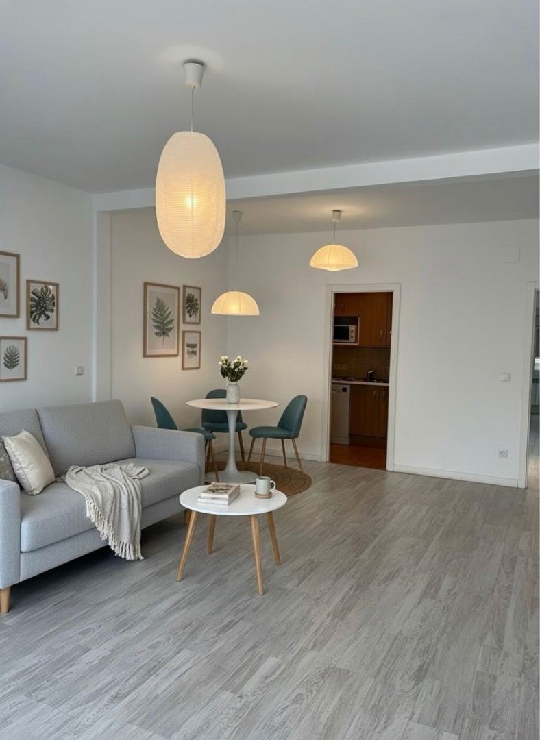 Living room of Flat to rent in  Madrid Capital  with Air Conditioner, Heating and Parquet flooring