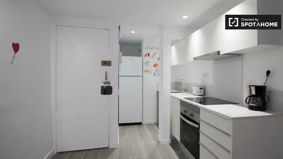 Room in Sant Pere, Sta. Caterina i la Ribera